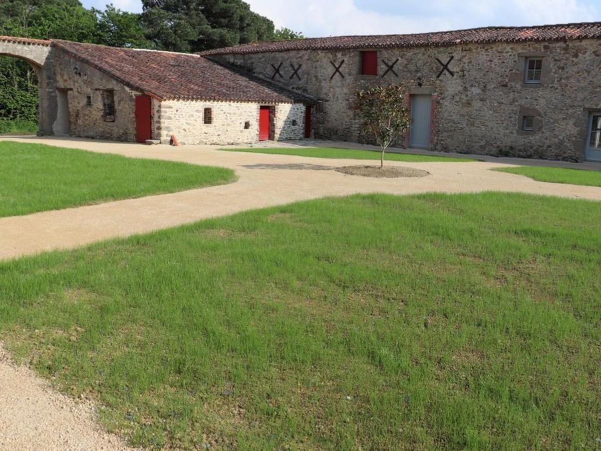 Gite 18Eme Renove Avec Piscine Couverte, Terrasse, Loisirs Et Wifi - 6 Pers. - Fr-1-426-432 Les Herbiers Exterior foto